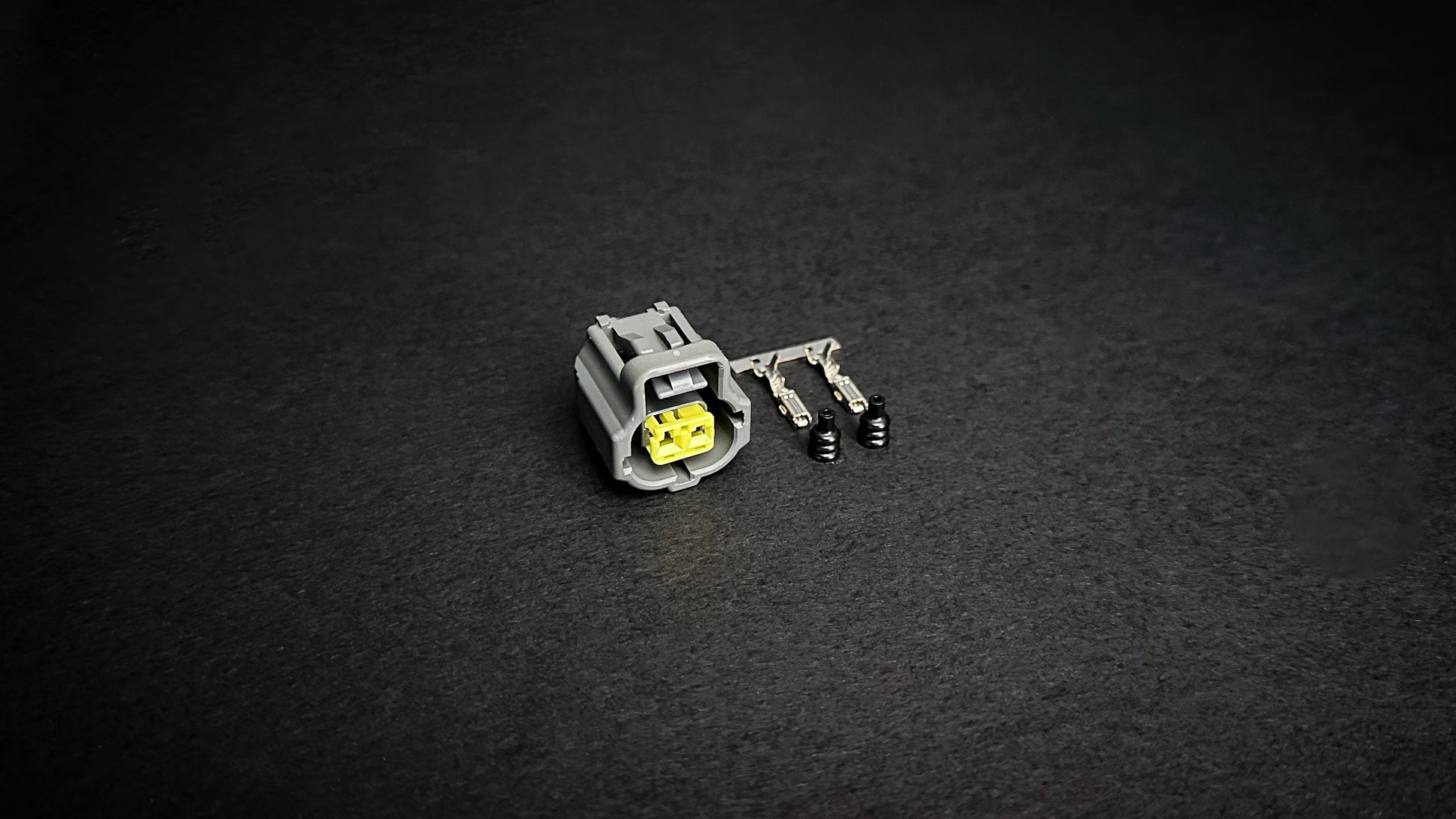 Mazda RX7 FD coolant temp sensor connector – genuine OEM plug with pins & seals (Series 6, 7, 8).