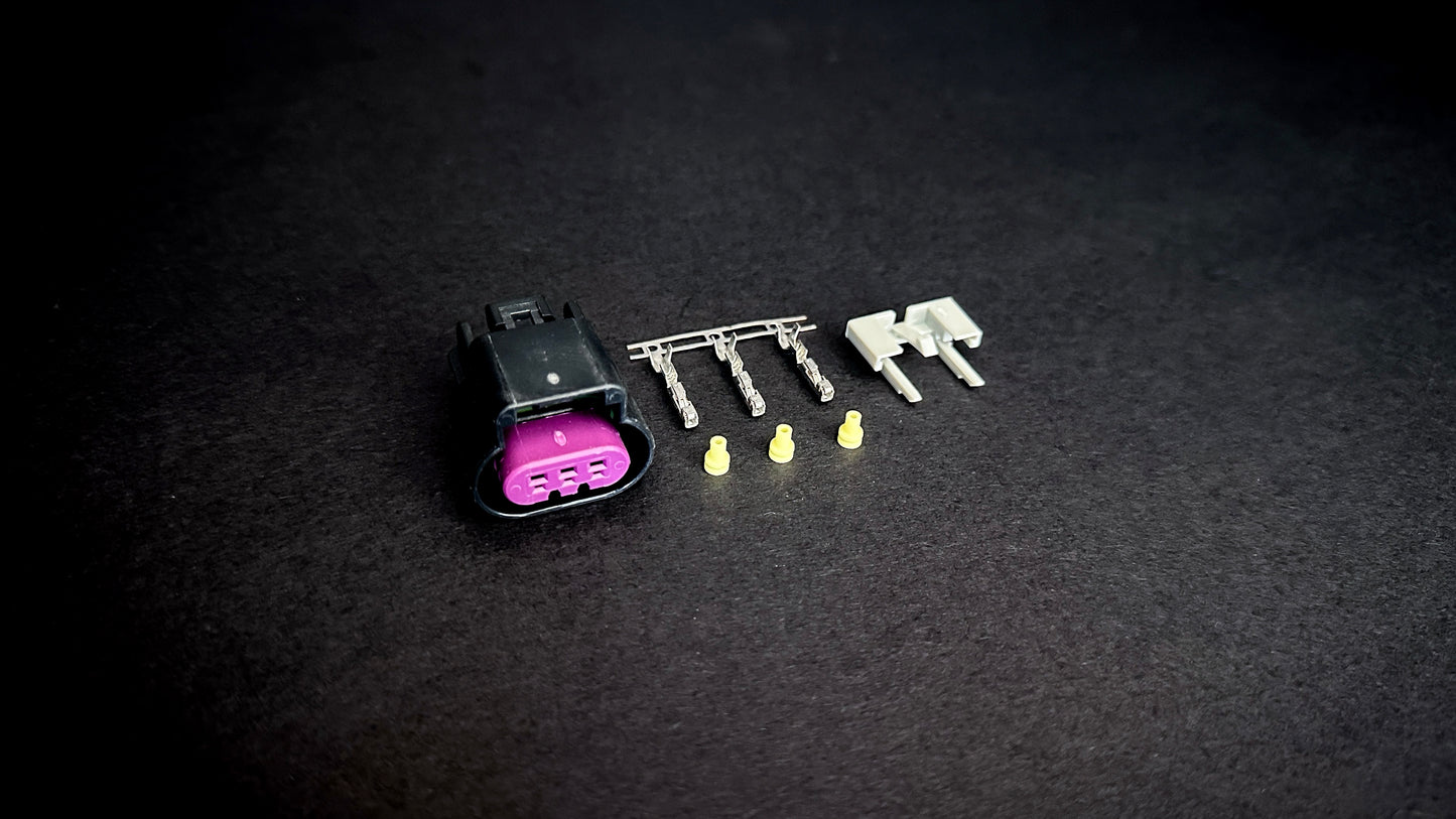 GM Gen 4 LS2 / LS3 Oil Level Sensor Connector – 3-pin genuine connector with pins & seals.